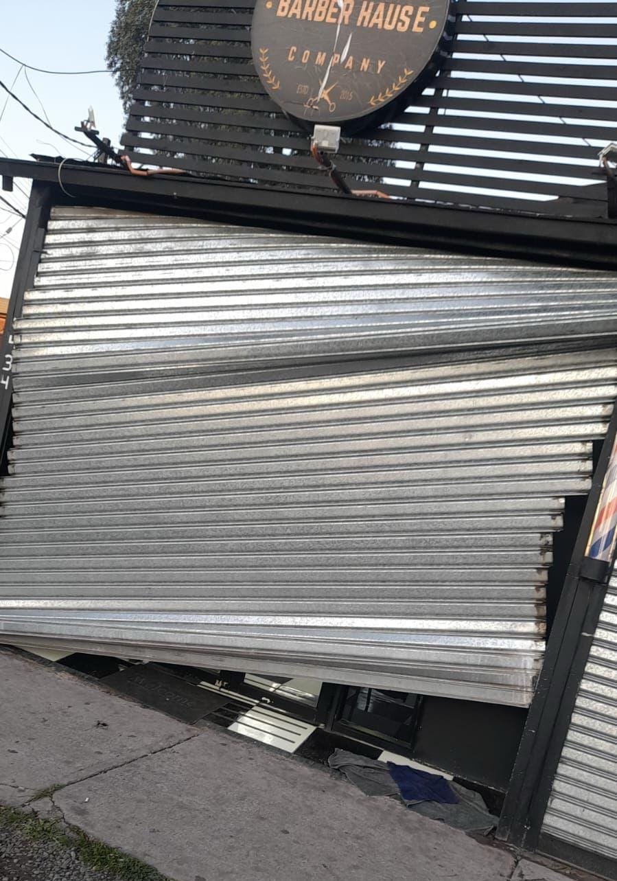 Reparación de cortina metálica